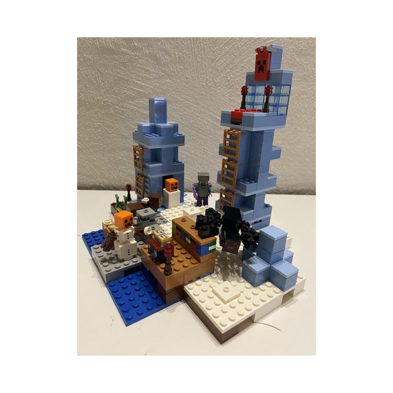 BRUGT S�T - LEGO MINECRAFT 21131 Isspidserne